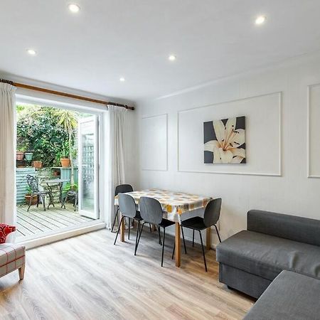 Lovely West London Entire Apartment ภายนอก รูปภาพ